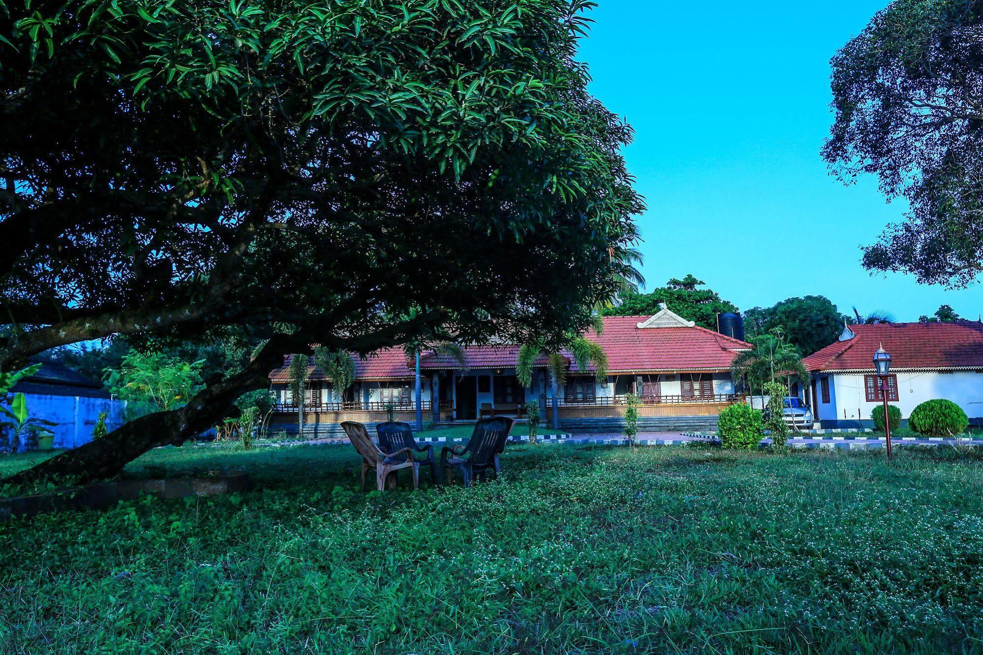 Baywatch Beach Resort Alappuzha Exterior photo